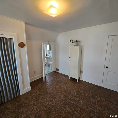 $76,900 | 1910 West Howett Street, Peoria, IL 61605