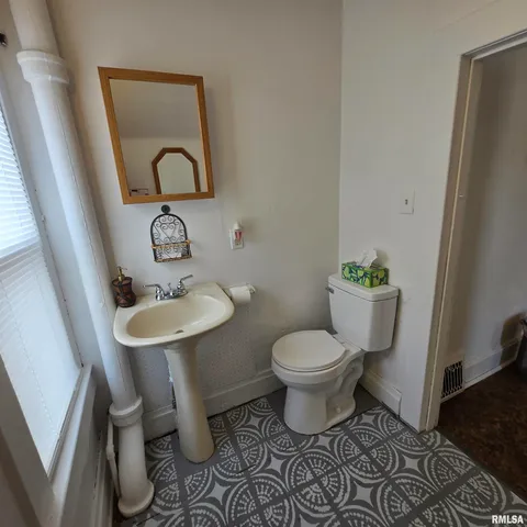 $76,900 | 1910 West Howett Street, Peoria, IL 61605