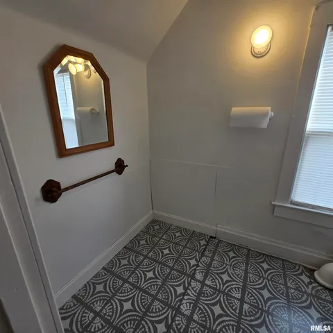 $76,900 | 1910 West Howett Street, Peoria, IL 61605