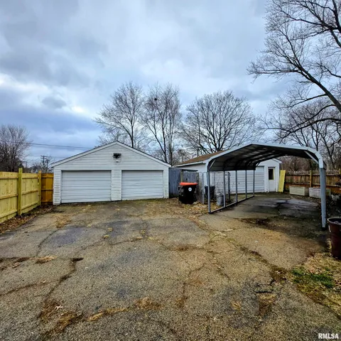 $76,900 | 1910 West Howett Street, Peoria, IL 61605