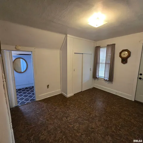 $76,900 | 1910 West Howett Street, Peoria, IL 61605