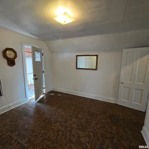 $76,900 | 1910 West Howett Street, Peoria, IL 61605