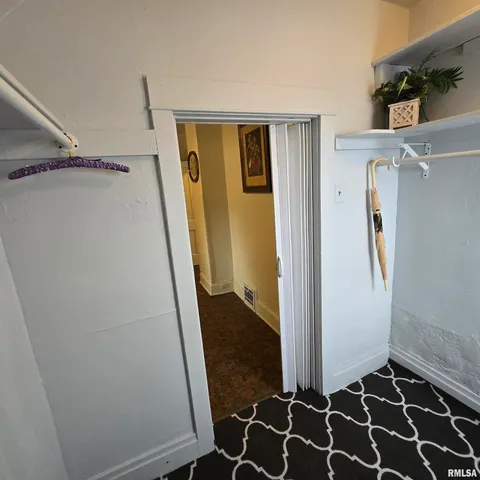 $76,900 | 1910 West Howett Street, Peoria, IL 61605