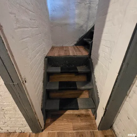 $76,900 | 1910 West Howett Street, Peoria, IL 61605