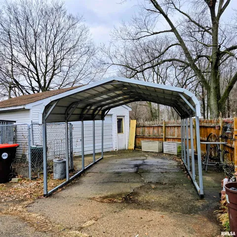 $76,900 | 1910 West Howett Street, Peoria, IL 61605