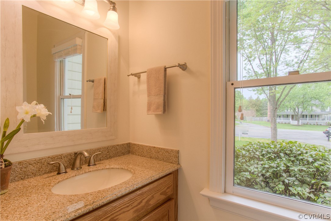 205 Arrowview Court Henrico, VA 23229 - Photo 34 of 38 1/2 Bath on First Floor