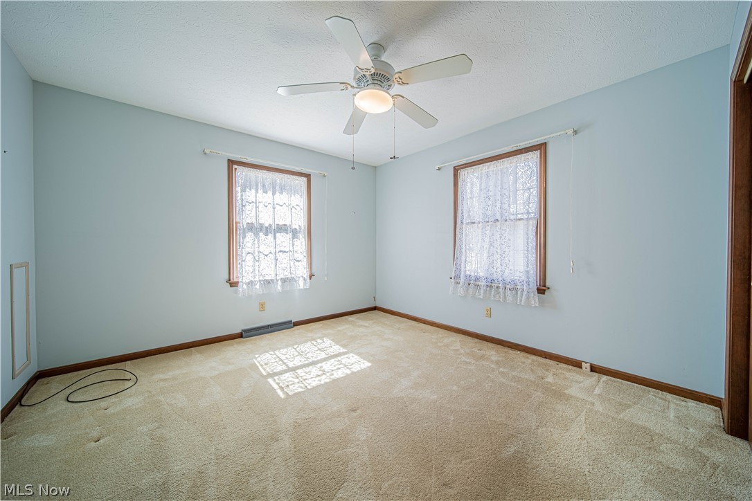 5592 Lockwood Road Madison, OH 44057 - Photo 19 of 28