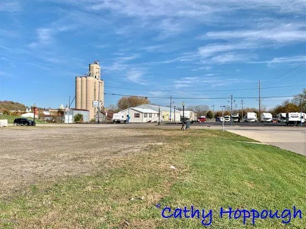 $100,000 | 261 South Dexter Street, Ionia, MI 48846