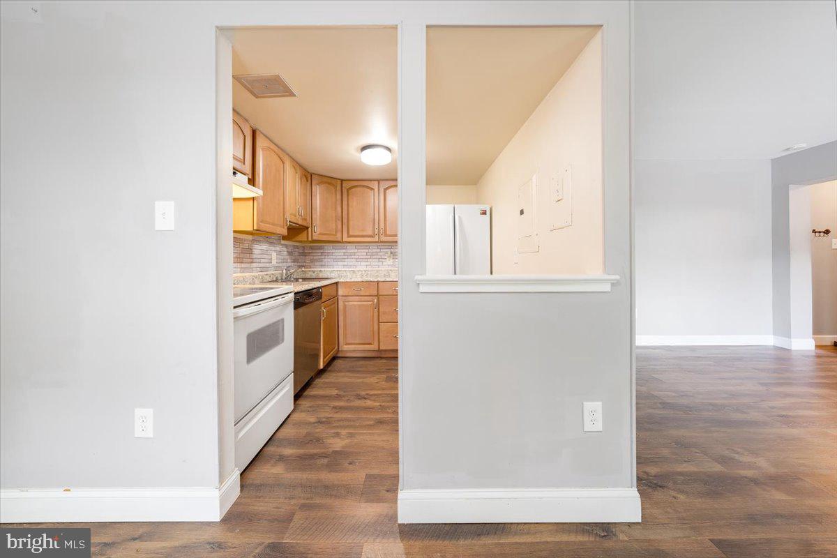 17807 Buehler Road, Unit 2A1 Olney, MD 20832 - Photo 14 of 31 Kitchen