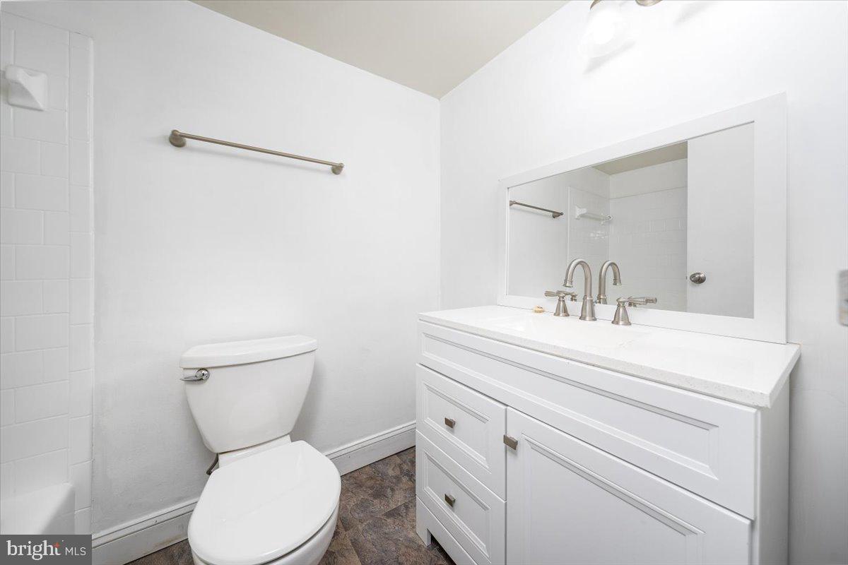 17807 Buehler Road, Unit 2A1 Olney, MD 20832 - Photo 21 of 31 Remodeled Bath