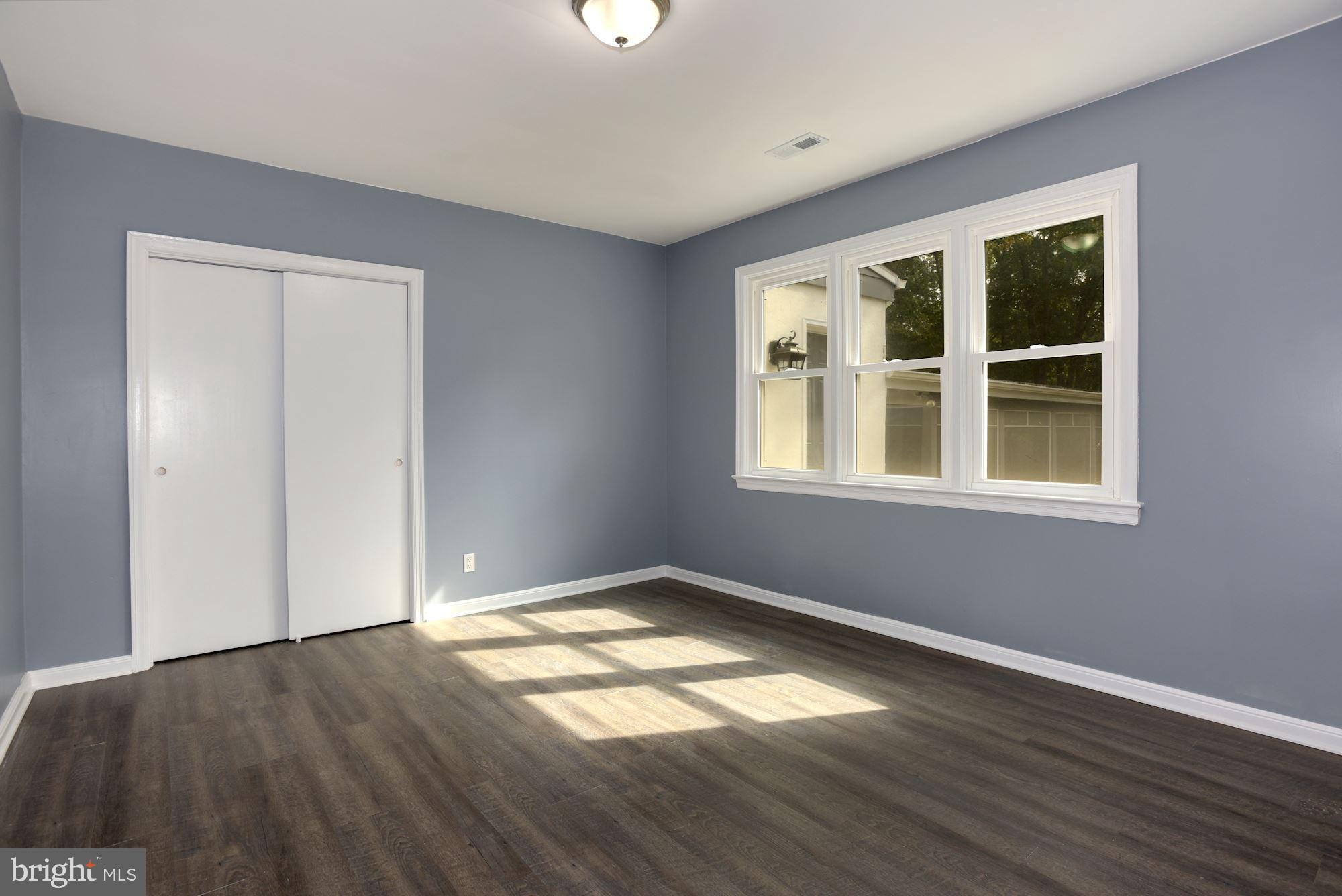 17 Ranoldo Terrace Cherry Hill, NJ 08034 - Photo 5 of 32 Gallery Image 5