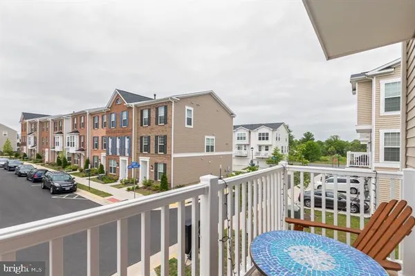 $3,300 | 46077 Hall Road, Sterling, VA 20166