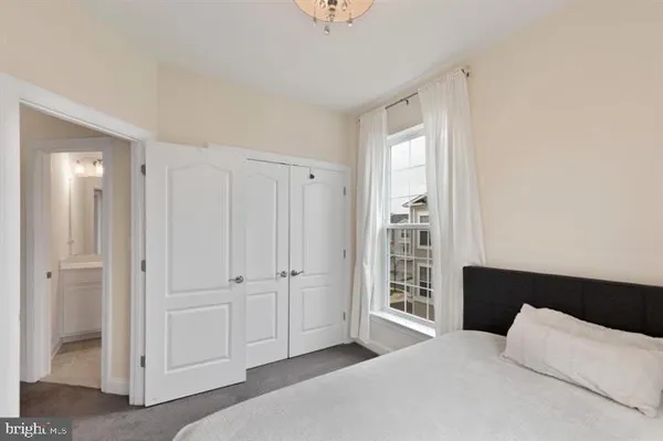 $3,300 | 46077 Hall Road, Sterling, VA 20166