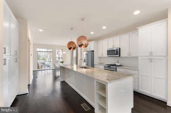 $3,300 | 46077 Hall Road, Sterling, VA 20166