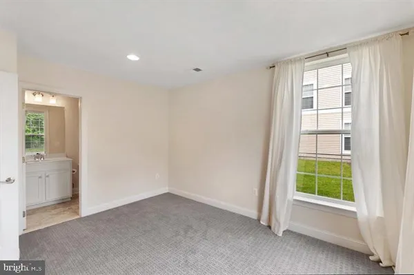 $3,300 | 46077 Hall Road, Sterling, VA 20166