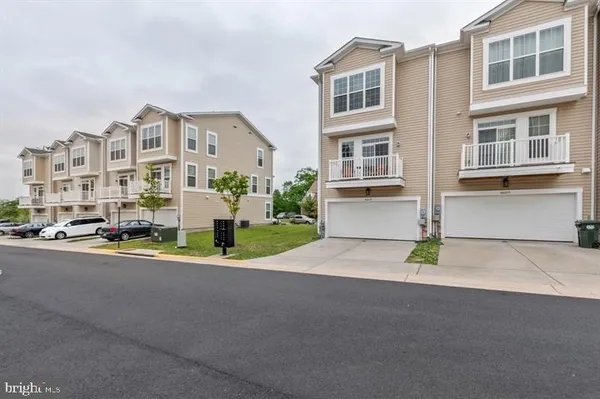 $3,300 | 46077 Hall Road, Sterling, VA 20166