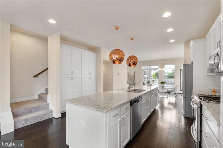 46077 Hall Road Sterling, VA 20166 - Photo 4 of 38