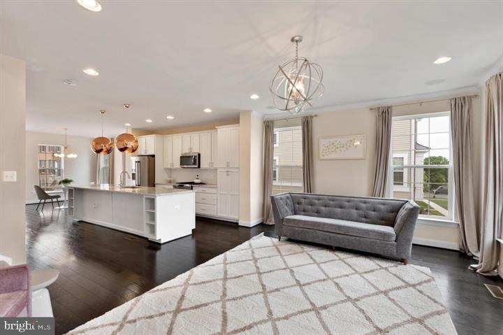 46077 Hall Road Sterling, VA 20166 - Photo 9 of 38