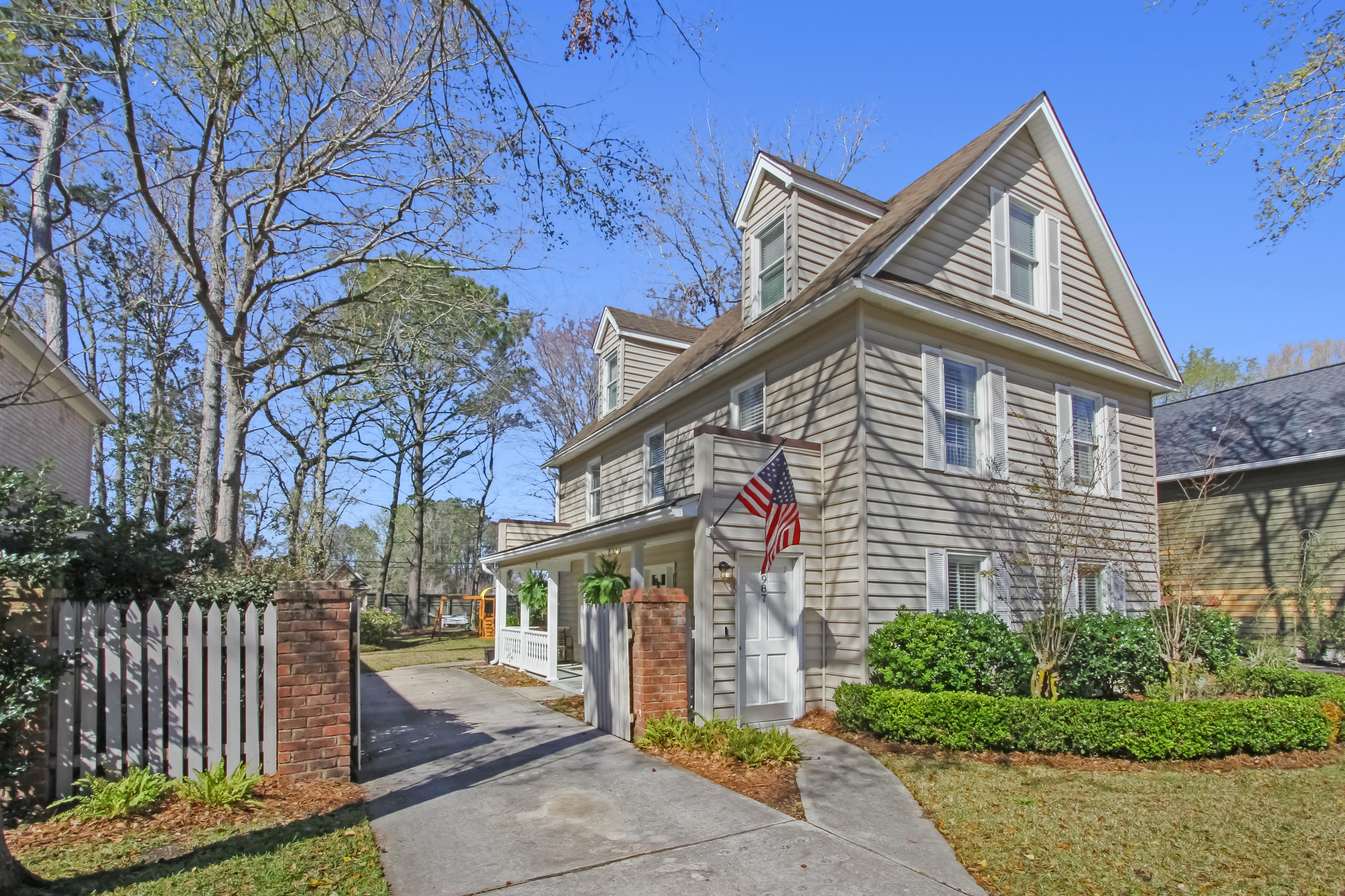 987 Governors Road Mount Pleasant, SC 29464 - Photo 1 of 37 WALDEN FIN-5