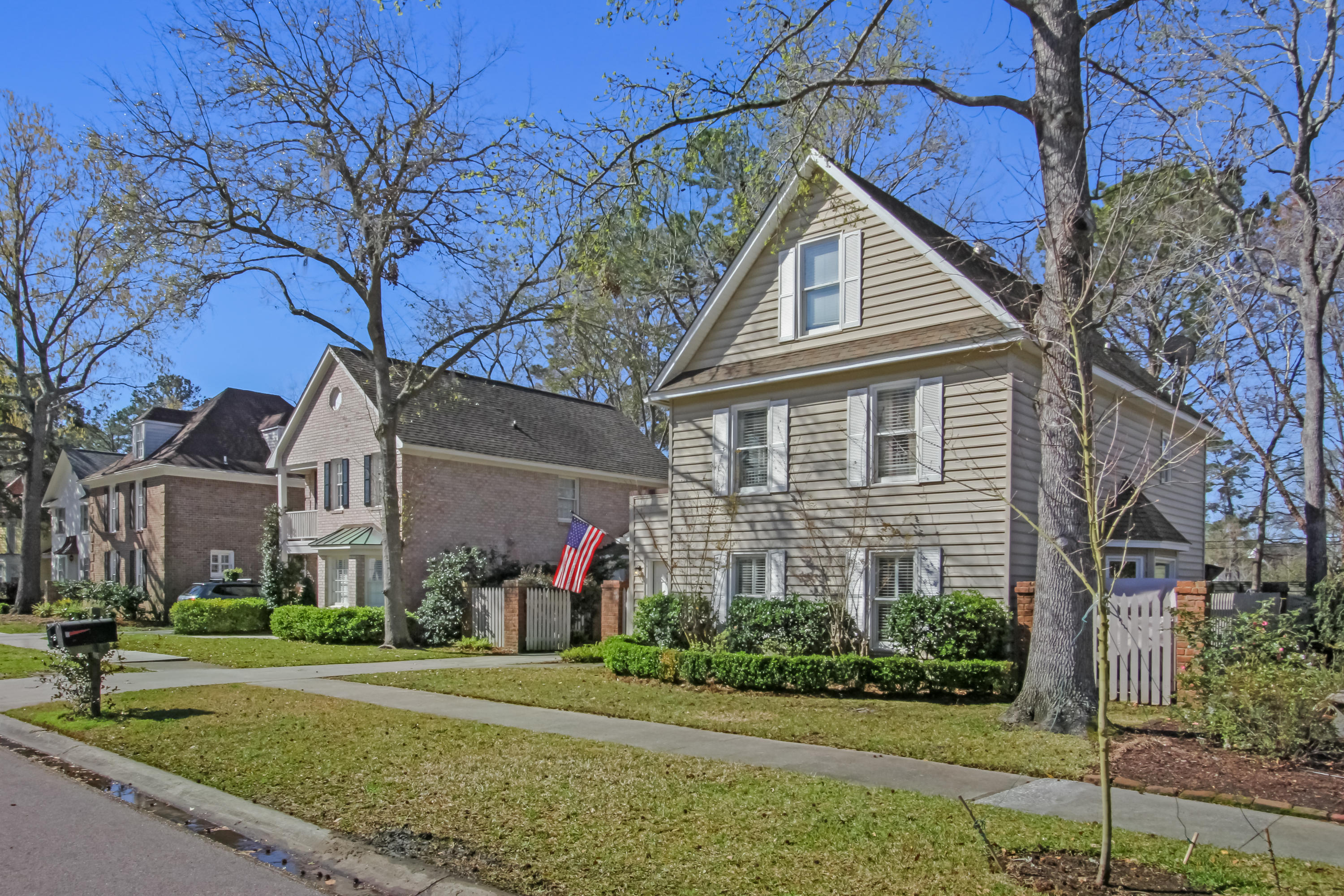 987 Governors Road Mount Pleasant, SC 29464 - Photo 3 of 37 WALDEN FIN-1