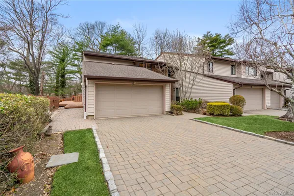 $1,199,000 | 38 Maple Court, Jericho, NY 11753