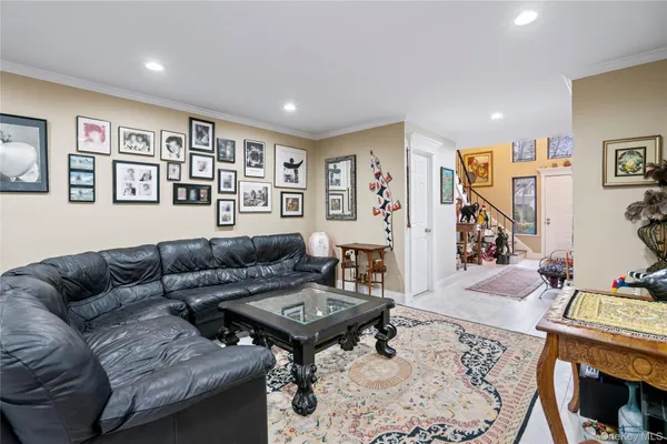 $1,199,000 | 38 Maple Court, Jericho, NY 11753