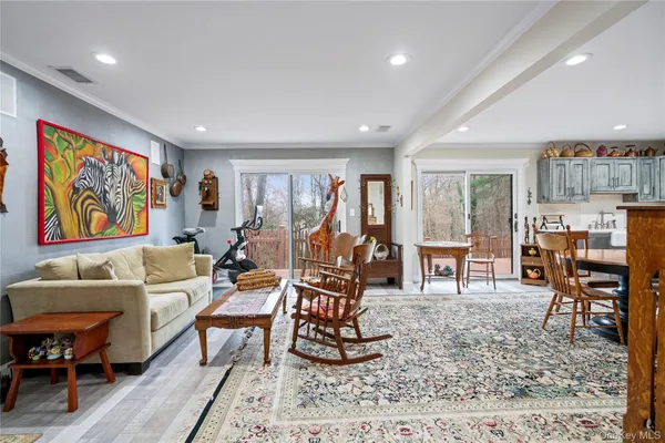 $1,199,000 | 38 Maple Court, Jericho, NY 11753
