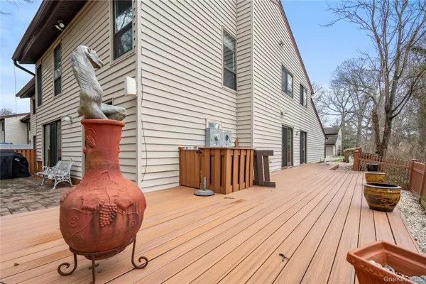 $1,199,000 | 38 Maple Court, Jericho, NY 11753