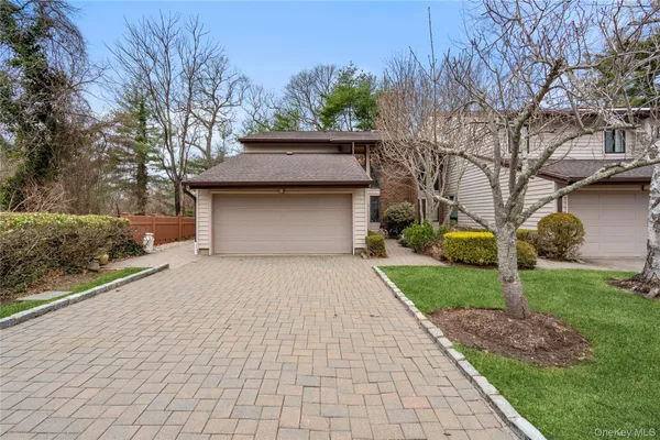 $1,199,000 | 38 Maple Court, Jericho, NY 11753