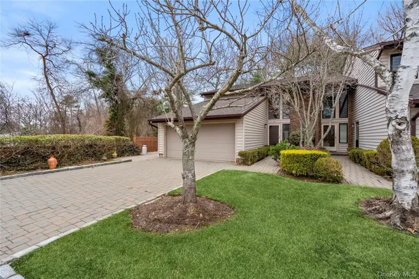 $1,199,000 | 38 Maple Court, Jericho, NY 11753