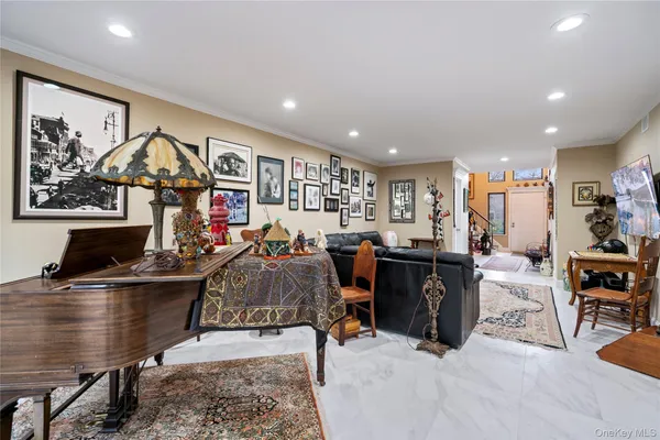$1,199,000 | 38 Maple Court, Jericho, NY 11753