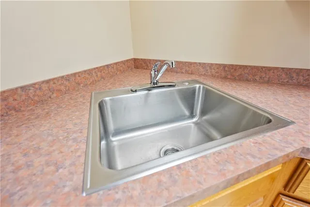 $400,000 | 707 Quail Creek Road, Parsons, KS 67357