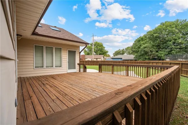 $400,000 | 707 Quail Creek Road, Parsons, KS 67357
