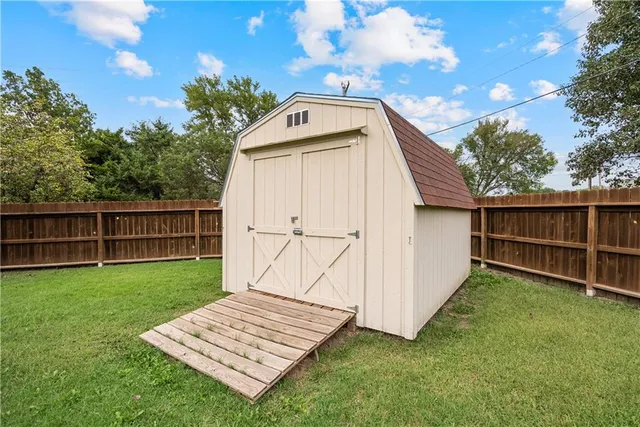 $400,000 | 707 Quail Creek Road, Parsons, KS 67357