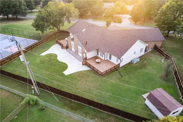 $400,000 | 707 Quail Creek Road, Parsons, KS 67357