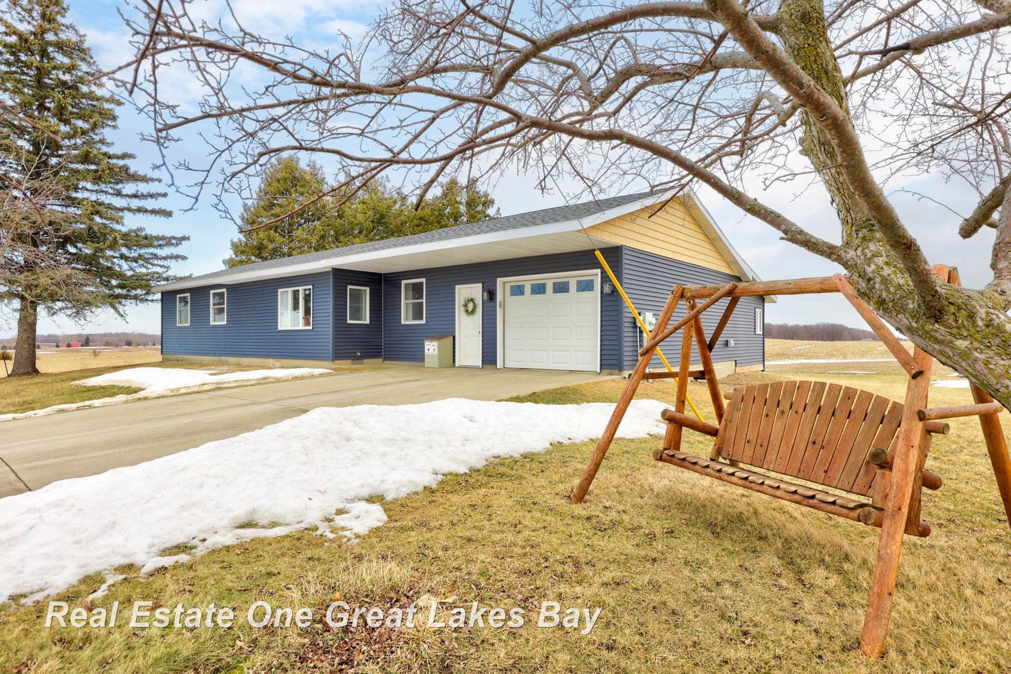 2720 Colwood Road Caro, MI 48723 - Photo 30 of 45 50167772-52b982ab-5cfb-4cb8-bc09-d3dca59b9b5a.JPG