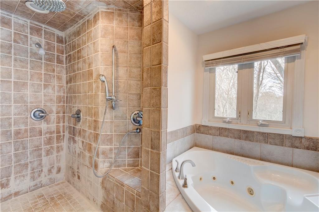 6720 Creek Ridge Trail Indianapolis, IN 46256 - Photo 31 of 50 Gallery Image 31
