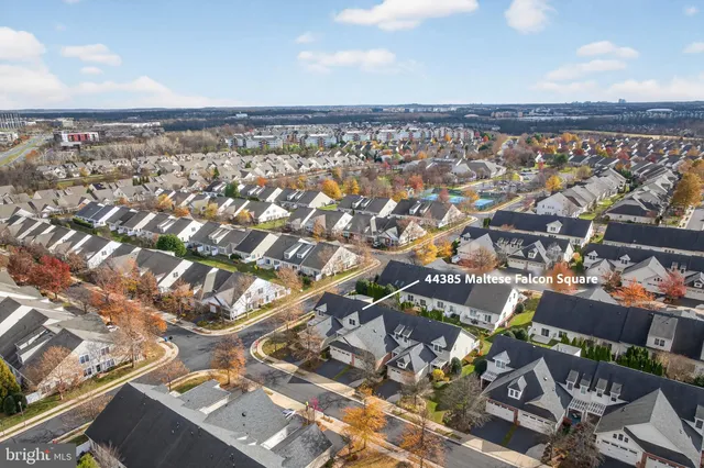 $635,000 | 44385 Maltese Falcon Square, Ashburn, VA 20147