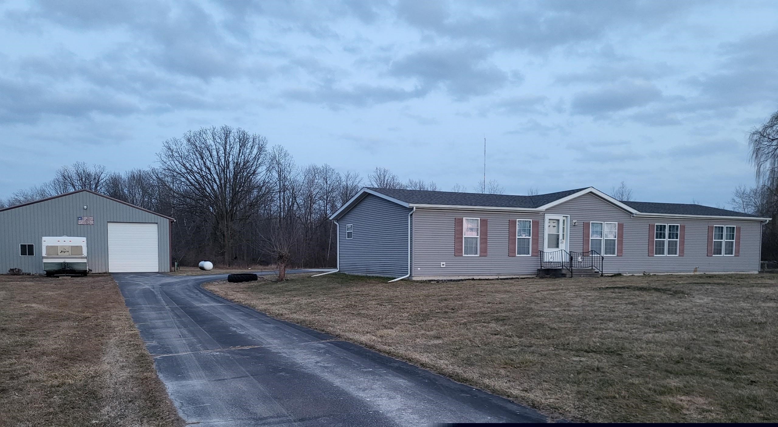 5678 North 8 Mile Road Pinconning, MI 48650 - Photo 2 of 48
