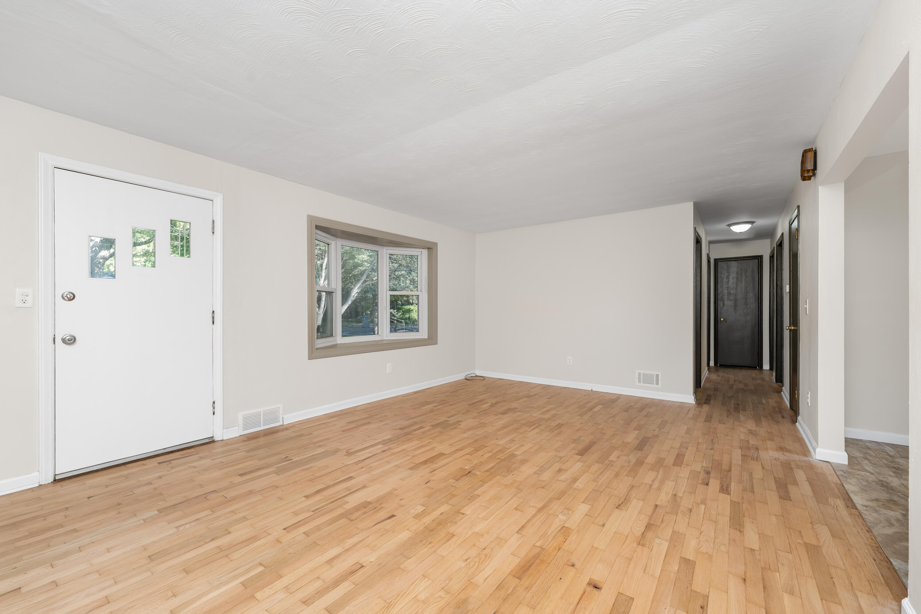 2727 Olney Road Kalamazoo, MI 49006 - Photo 7 of 29 DSC09052