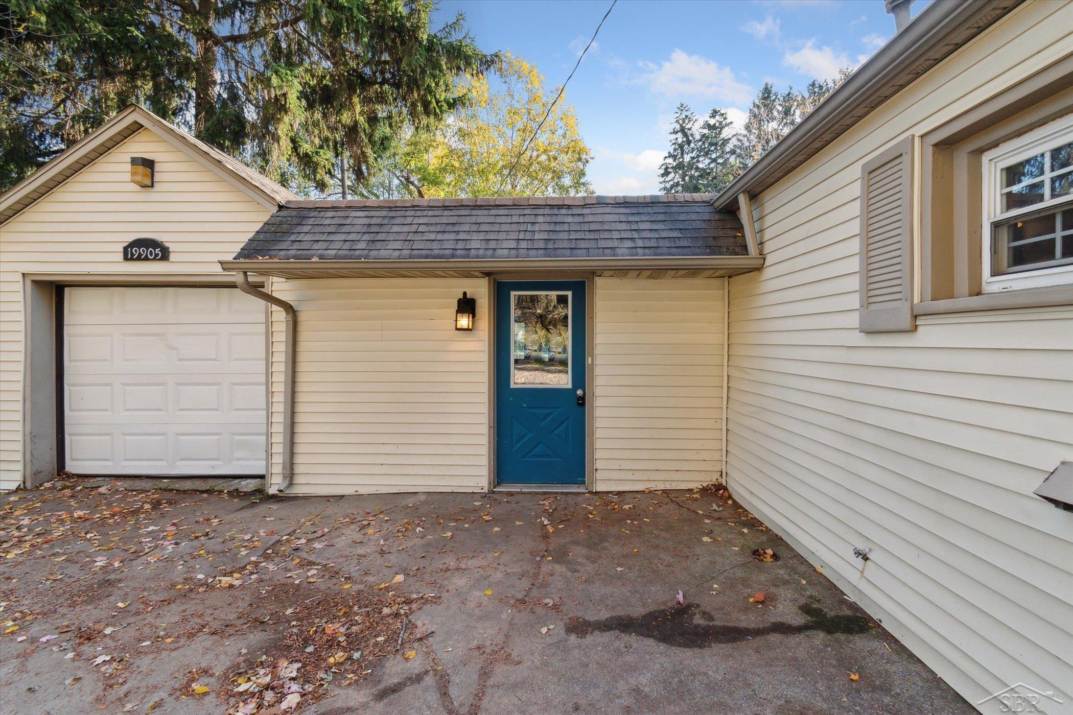 19905 Gratiot Road Merrill, MI 48637 - Photo 6 of 35