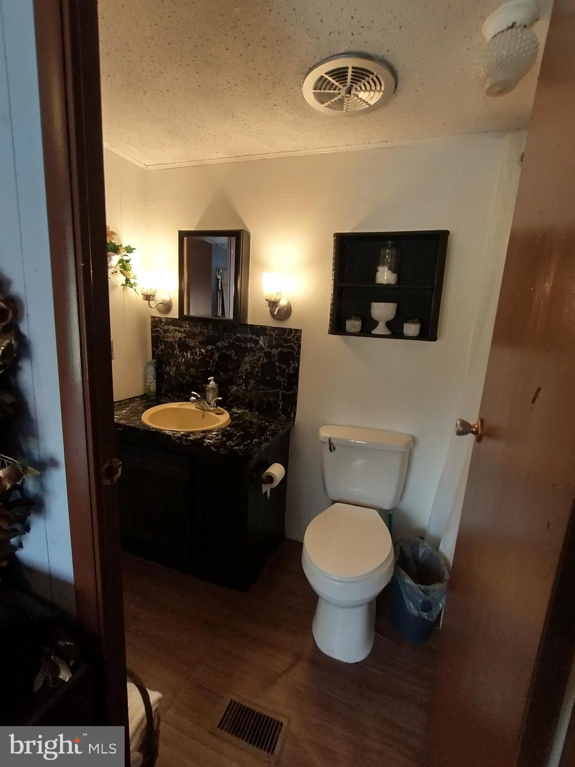 3480 Lakeview Road Spring Grove, PA 17362 - Photo 17 of 18