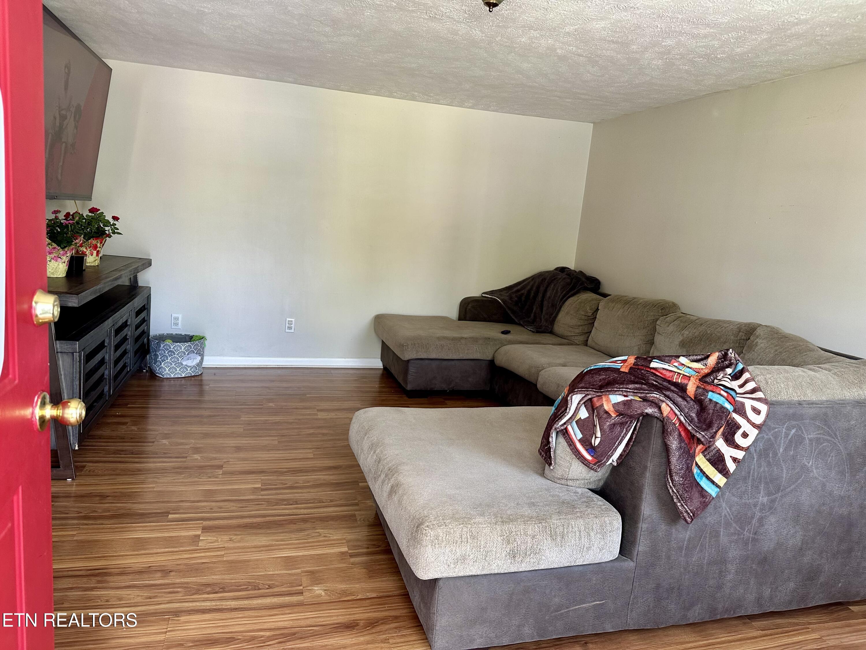 505 Cherokee Avenue Clinton, TN 37716 - Photo 16 of 32 IMG_7145