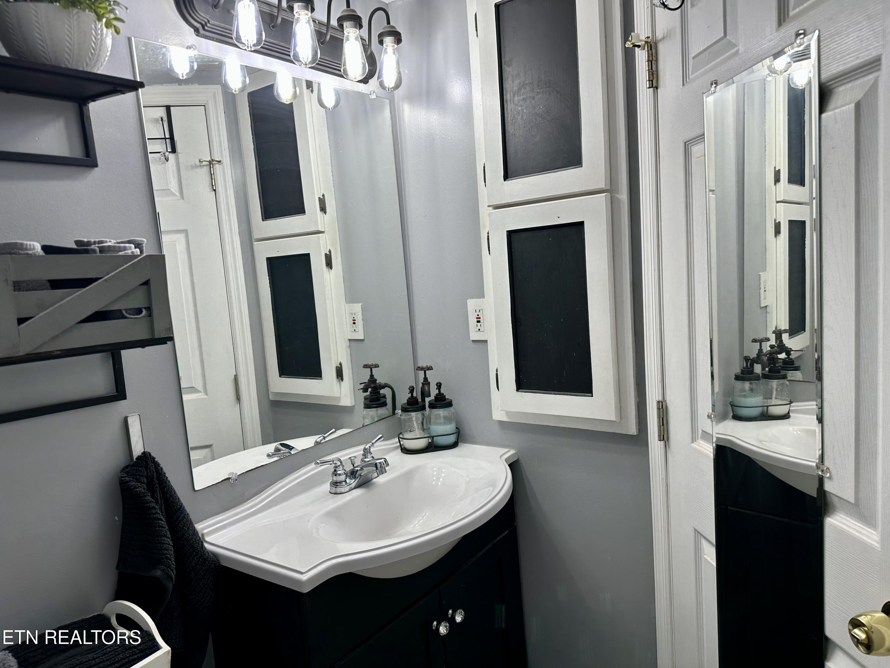 505 Cherokee Avenue Clinton, TN 37716 - Photo 22 of 32 IMG_7141