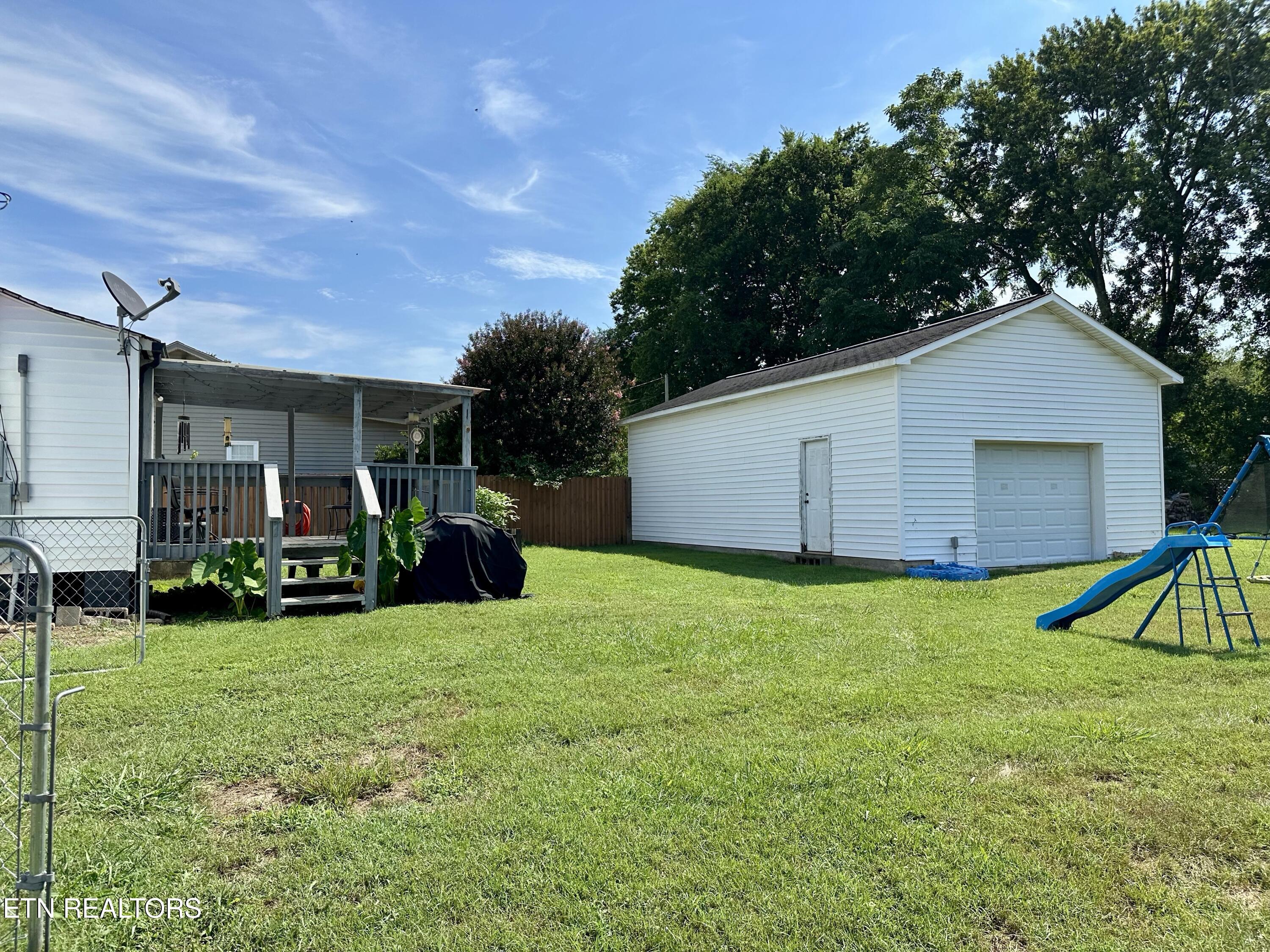 505 Cherokee Avenue Clinton, TN 37716 - Photo 7 of 32 IMG_7157