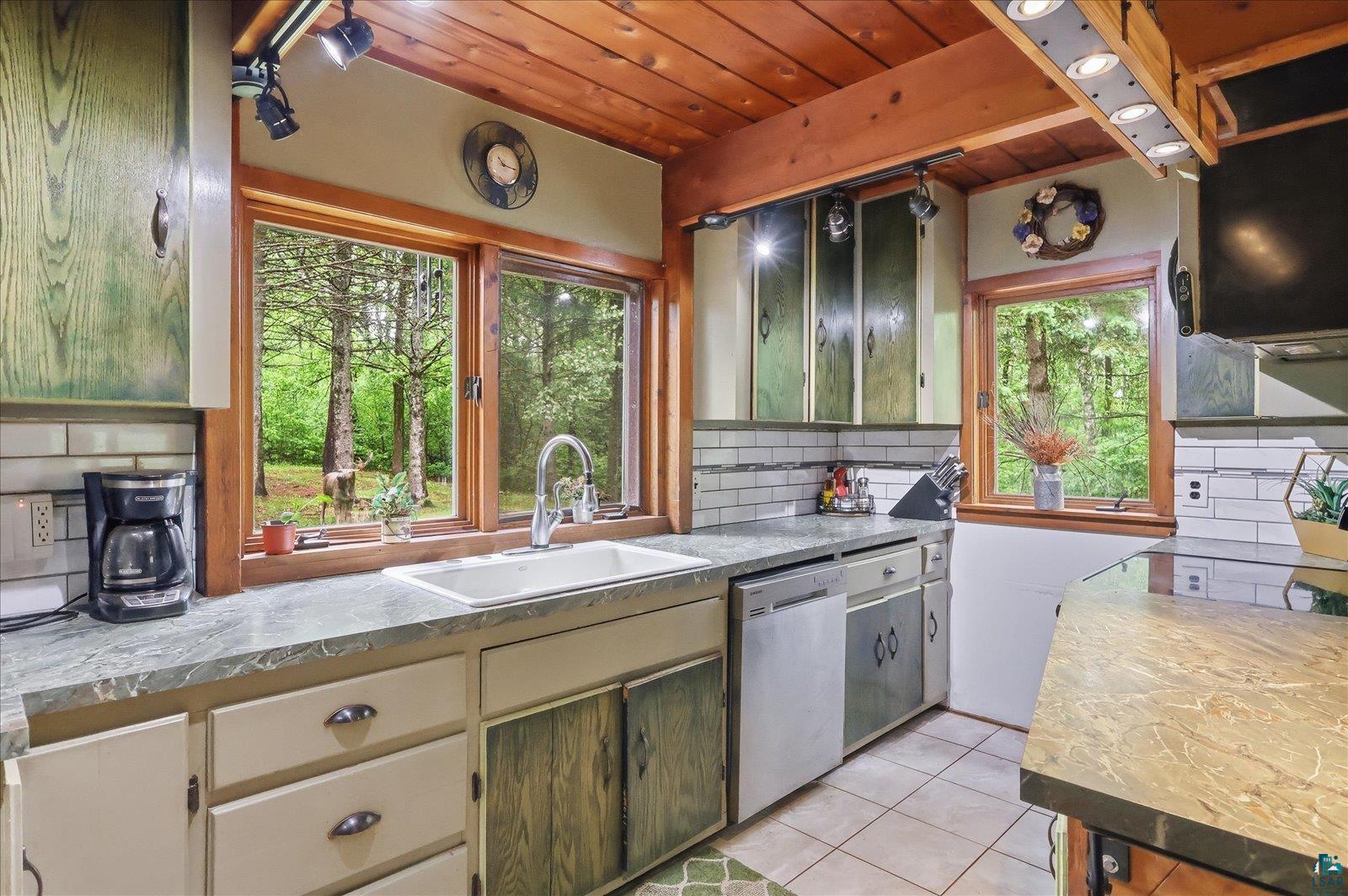 5038 Morris Thomas Road Hermantown, MN 55811 - Photo 5 of 96