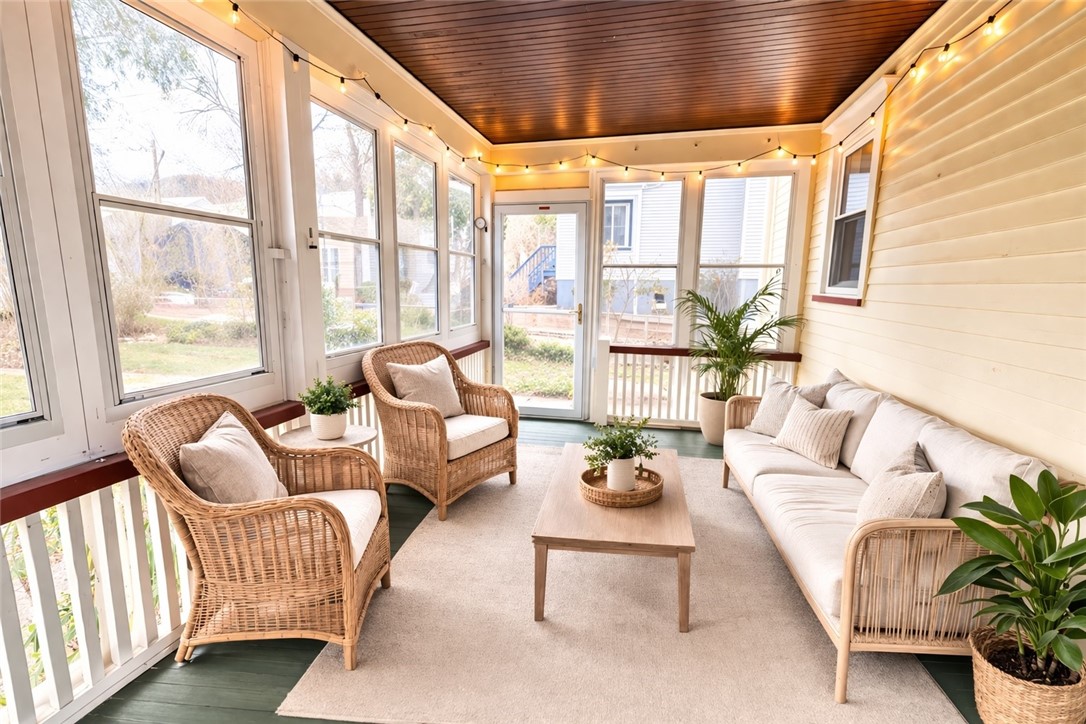 332 Mt Vernon Avenue Rochester, NY 14620 - Photo 15 of 38 This image has been virtually staged.