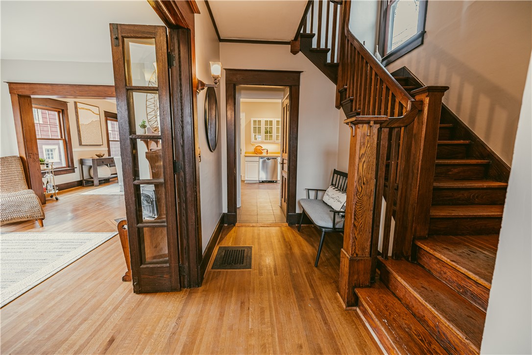 332 Mt Vernon Avenue Rochester, NY 14620 - Photo 3 of 38