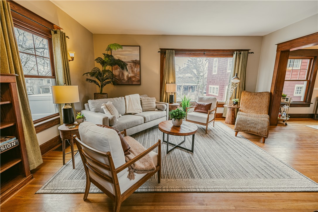 332 Mt Vernon Avenue Rochester, NY 14620 - Photo 5 of 38