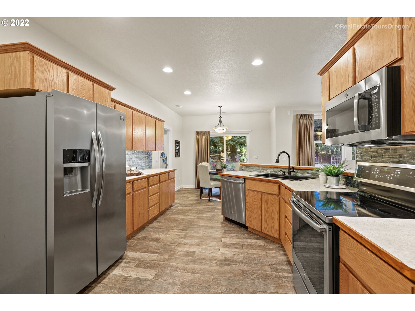 12380 Northeast Red Hills Road Newberg, OR 97132 - Photo 11 of 32 Gallery Image 11